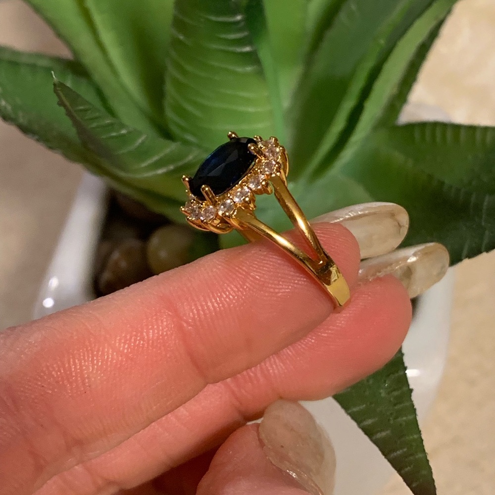 Stunning blue sapphire floral ring - Picture 5 of 8